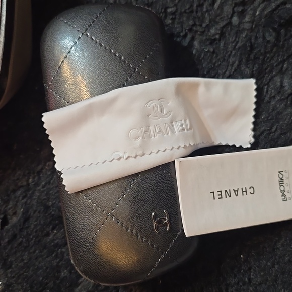 CC Chanel sunglasses - Picture 4 of 5